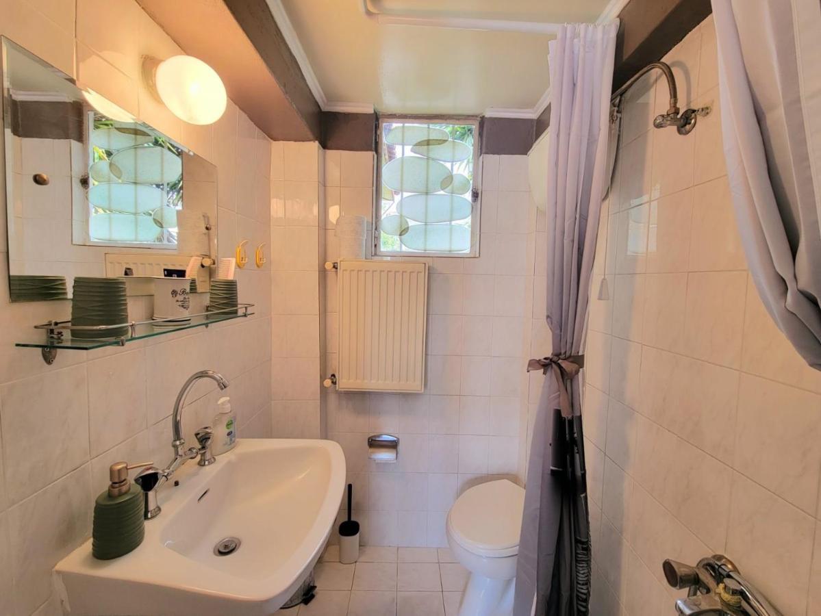 Mansion With Garden Villa Kiaton Bagian luar foto